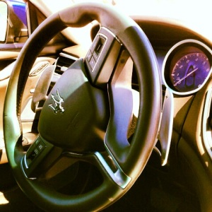Maserati Ghibli steering wheel